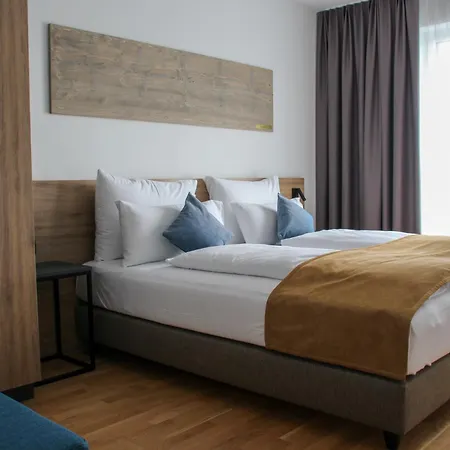 Jufa Aparthotel 3*